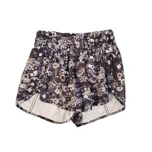 Lululemon Women's Seawheeze‎ Counter Culture Rare Tracker Shorts  Size 4